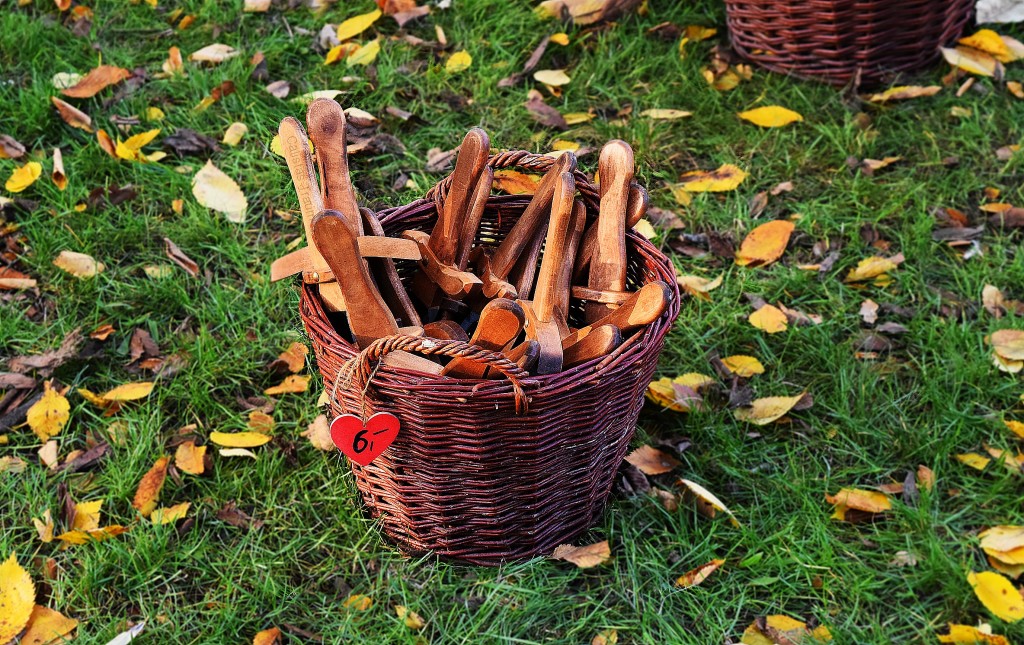 Holzschwerter für Groß und Klein
