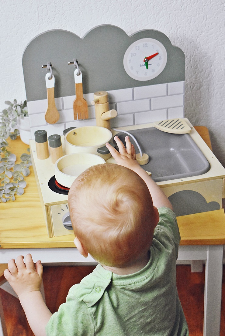 Im Kinderzimmer wird gekocht: Eichhorn kleine Tischküche