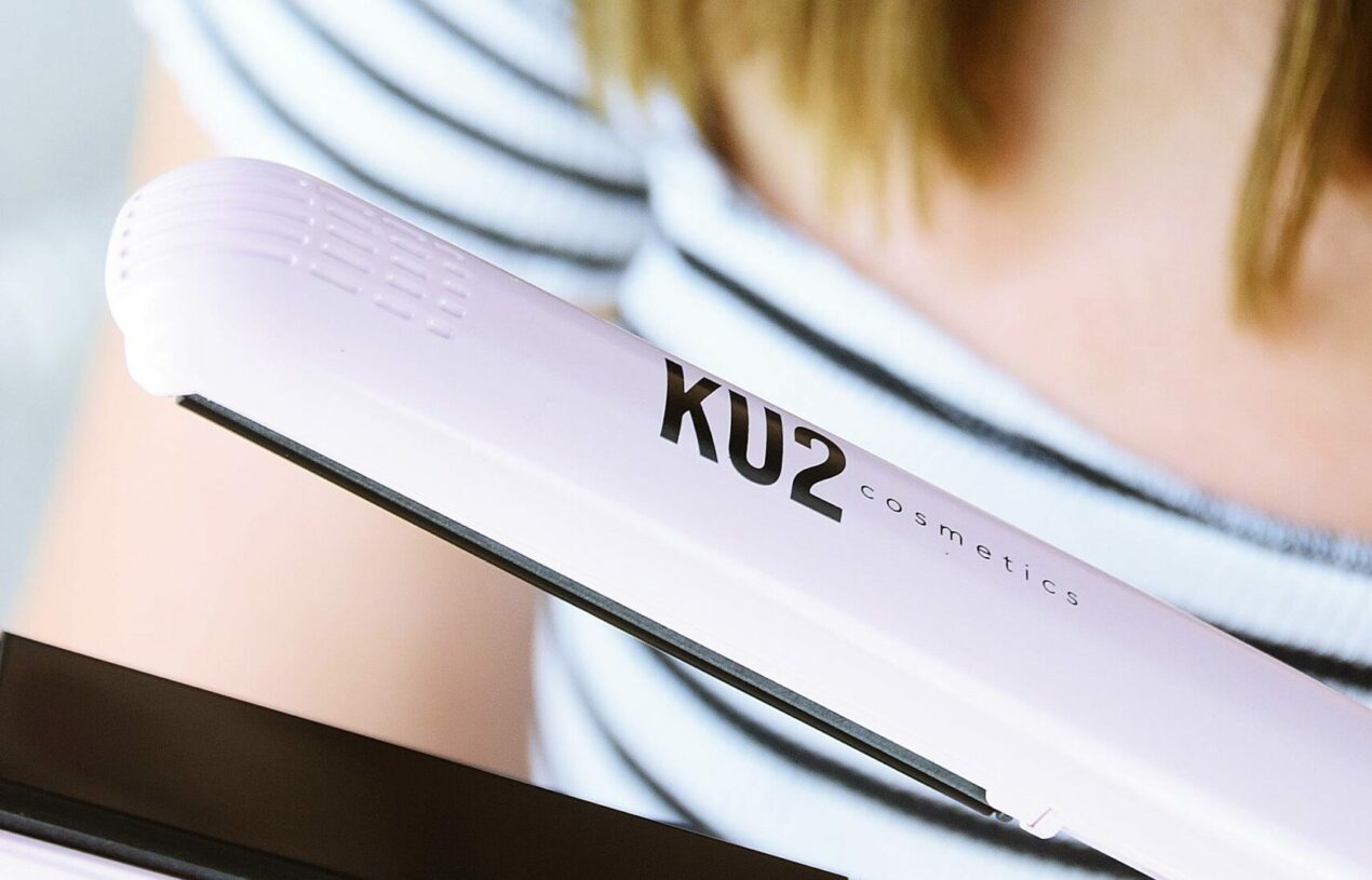 [Anzeige] Haare schonend glätten – KU2 Cosmetics Glätteisen